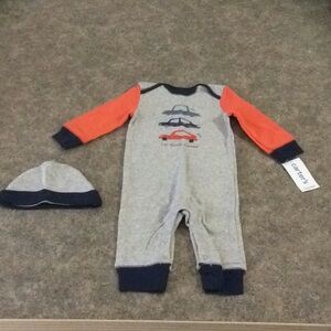2 pcs baby boy 👦🏼 Carter’s multi color set 💕💕